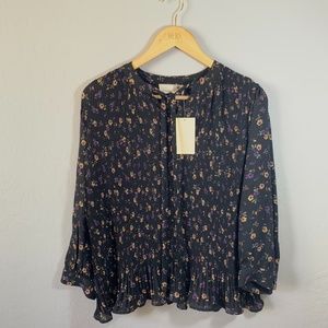 NWT Everleigh Black Pleated Floral Blouse Size M